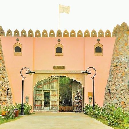 Lohagarh Fort Resort Kukas Εξωτερικό φωτογραφία